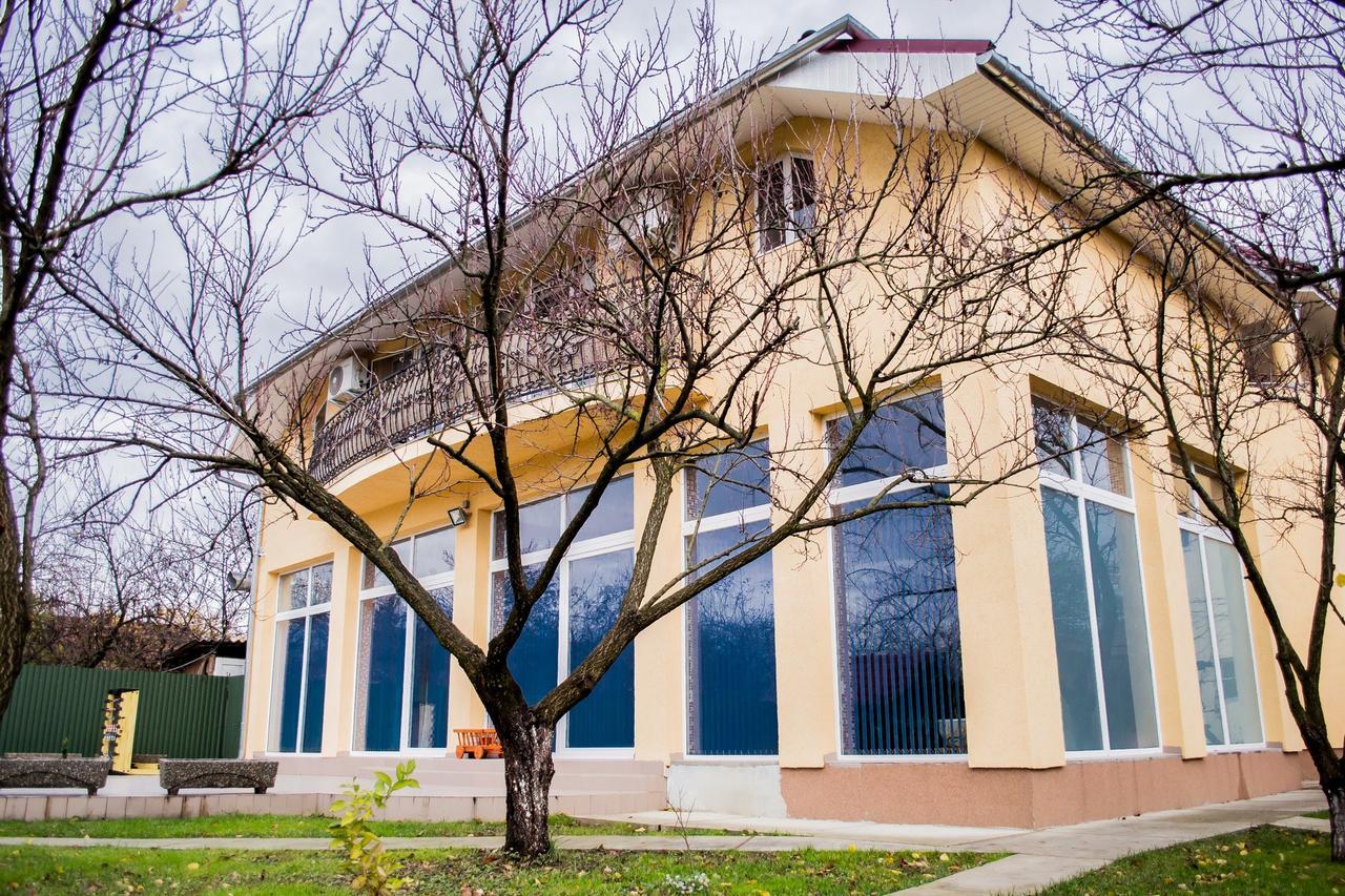 Beauty Complex Hotel Berehove  Bagian luar foto