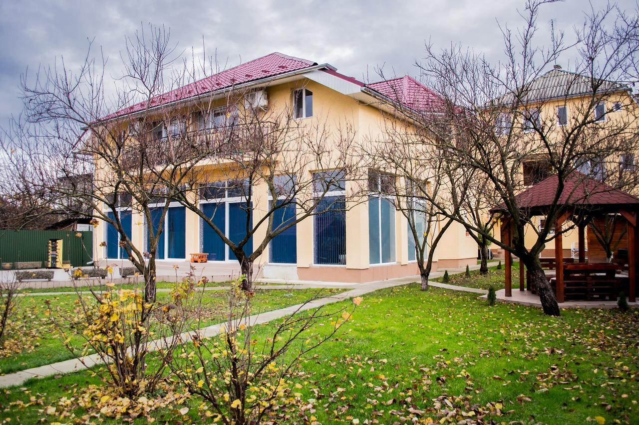 Beauty Complex Hotel Berehove  Bagian luar foto