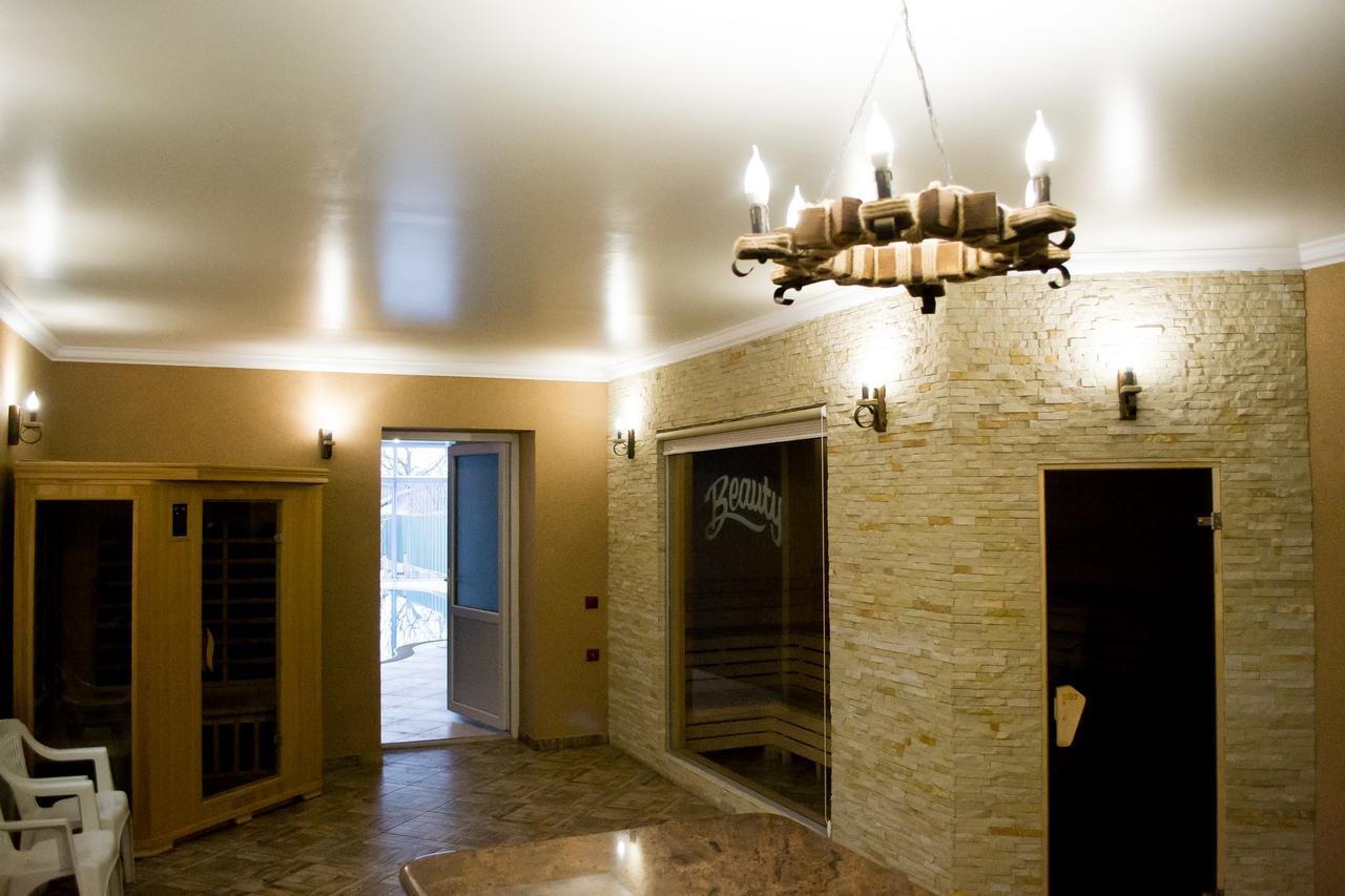 Beauty Complex Hotel Berehove  Bagian luar foto