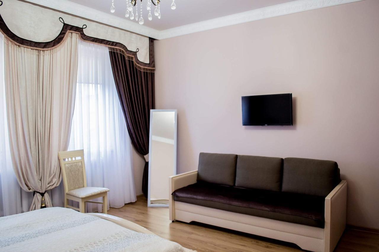 Beauty Complex Hotel Berehove  Bagian luar foto