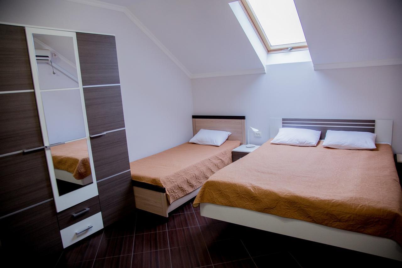 Beauty Complex Hotel Berehove  Bagian luar foto