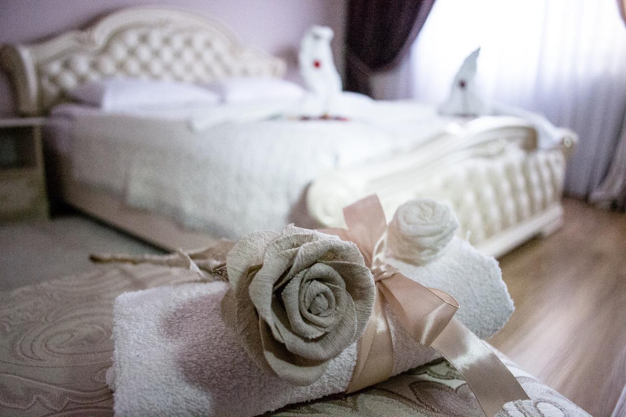 Beauty Complex Hotel Berehove  Bagian luar foto