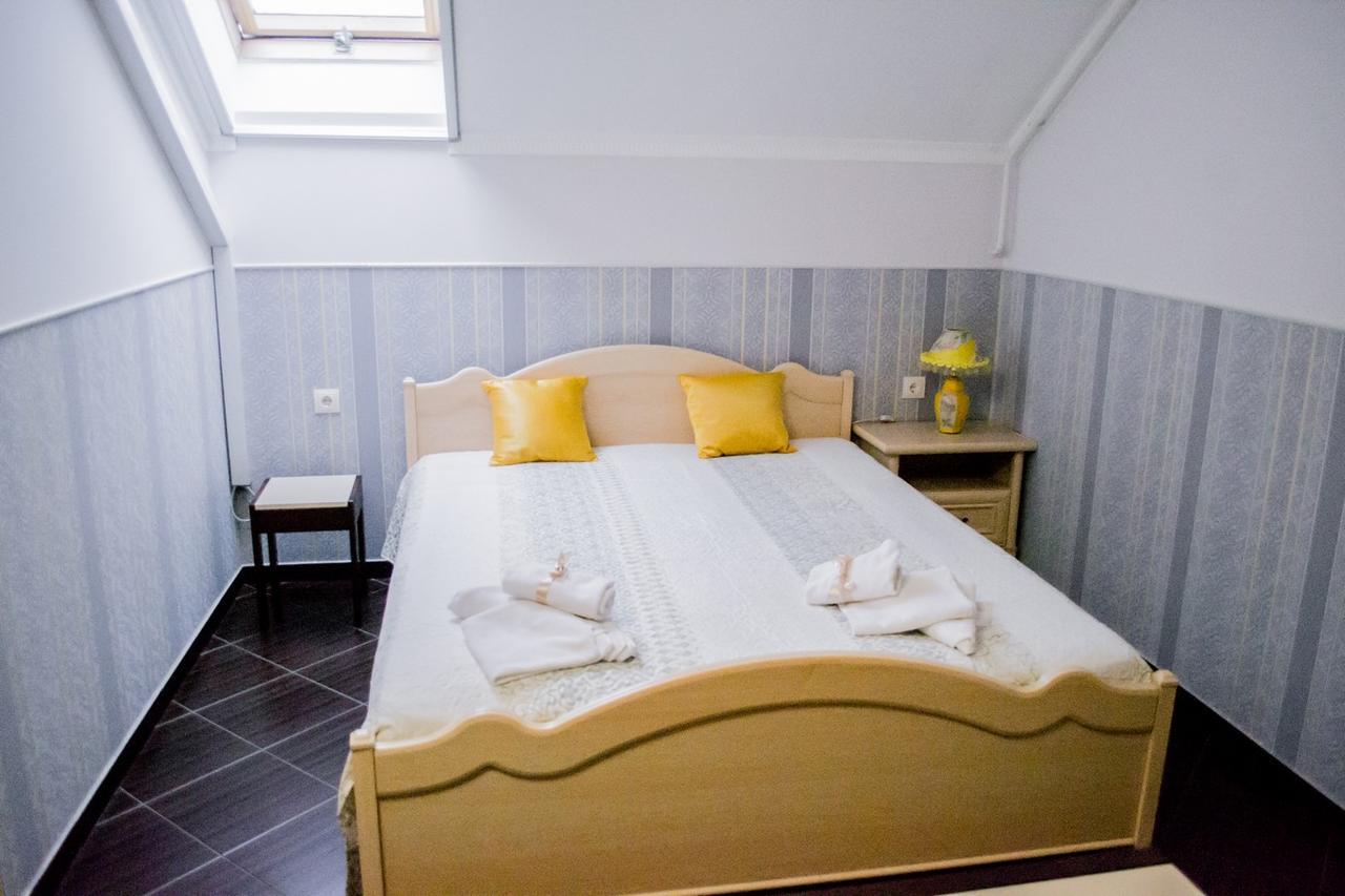 Beauty Complex Hotel Berehove  Bagian luar foto