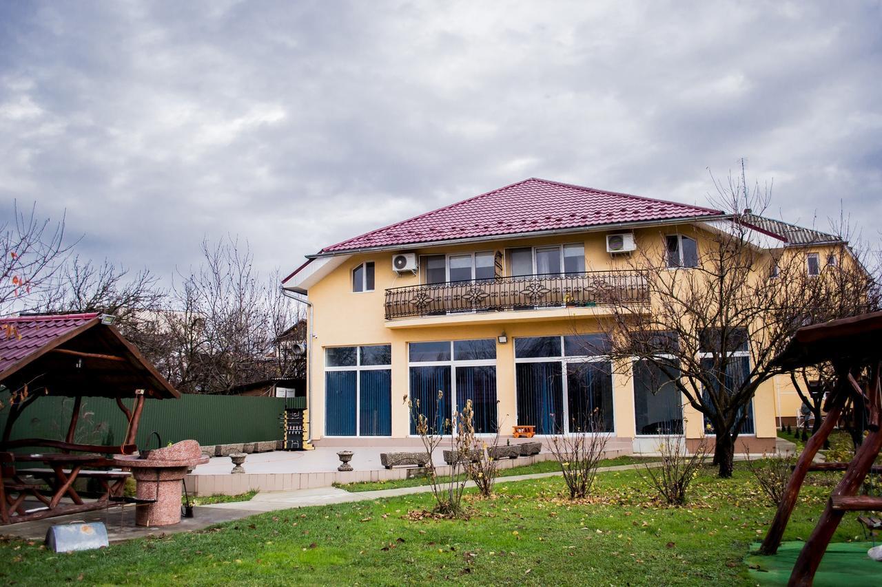 Beauty Complex Hotel Berehove  Bagian luar foto