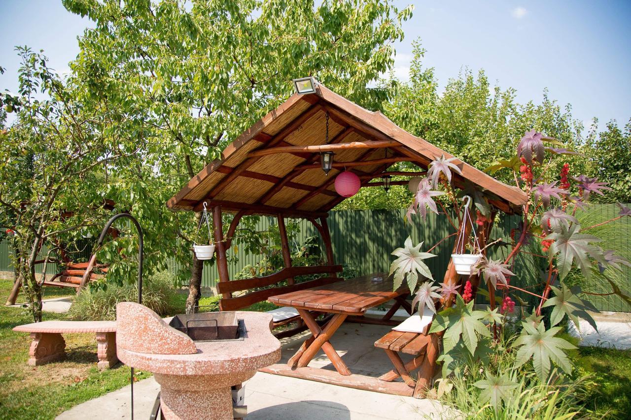 Beauty Complex Hotel Berehove  Bagian luar foto