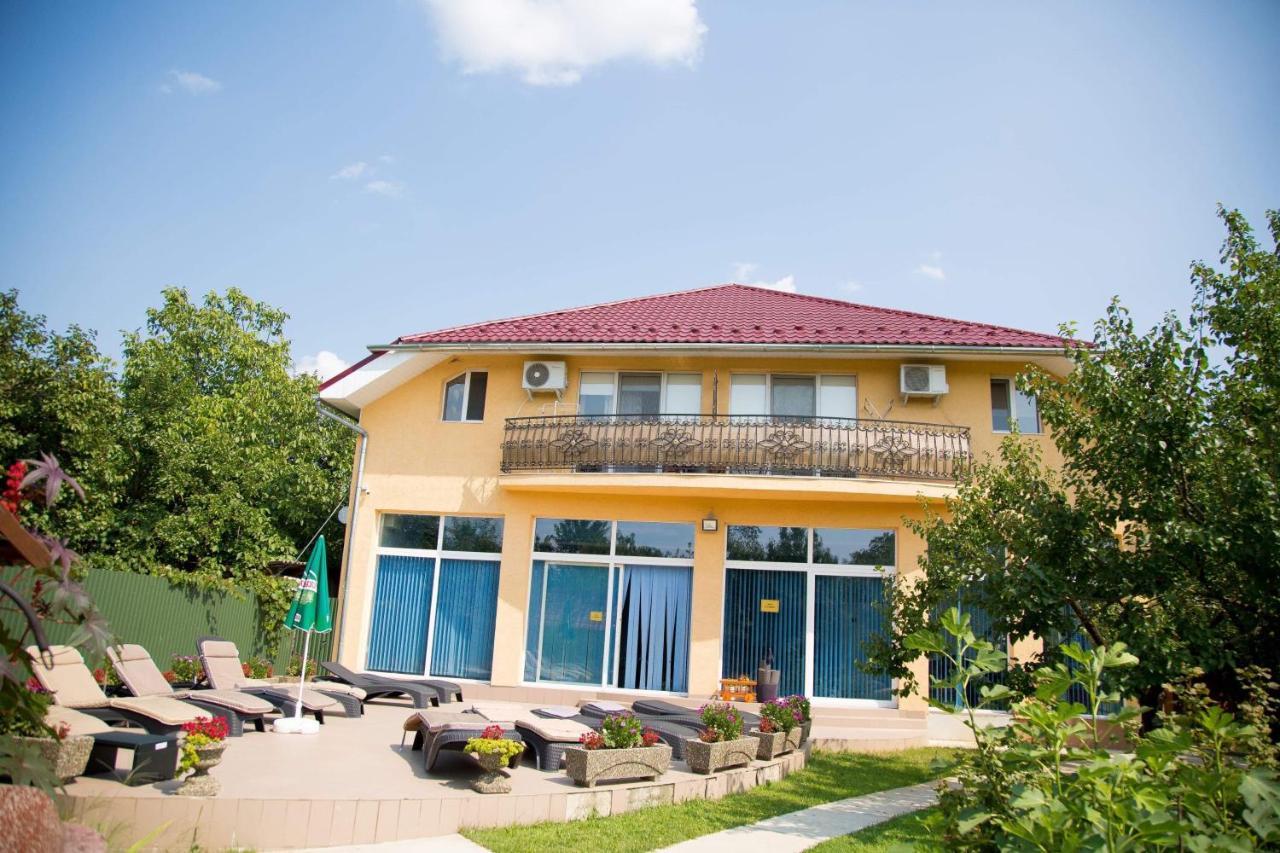 Beauty Complex Hotel Berehove  Bagian luar foto