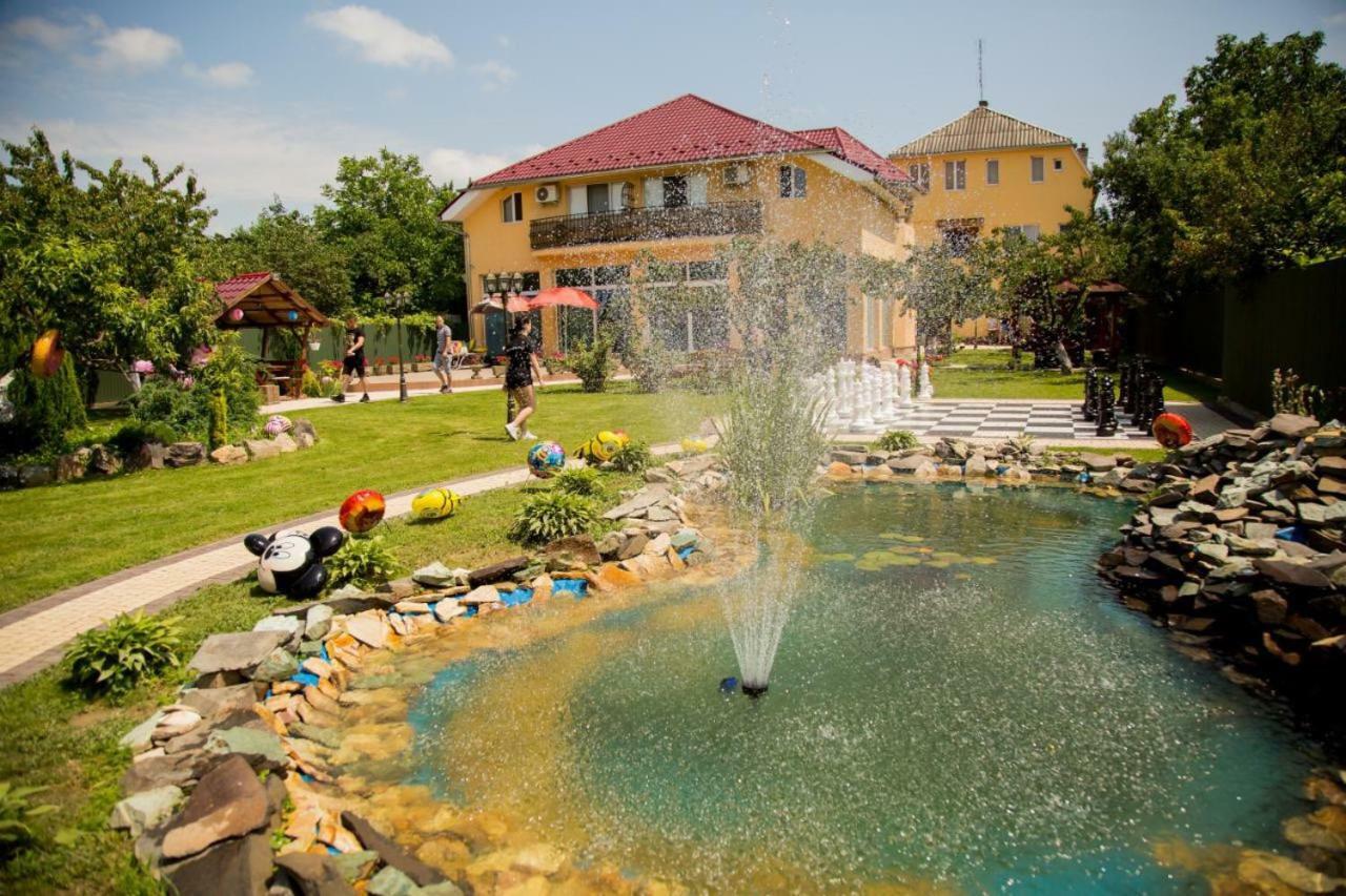 Beauty Complex Hotel Berehove  Bagian luar foto