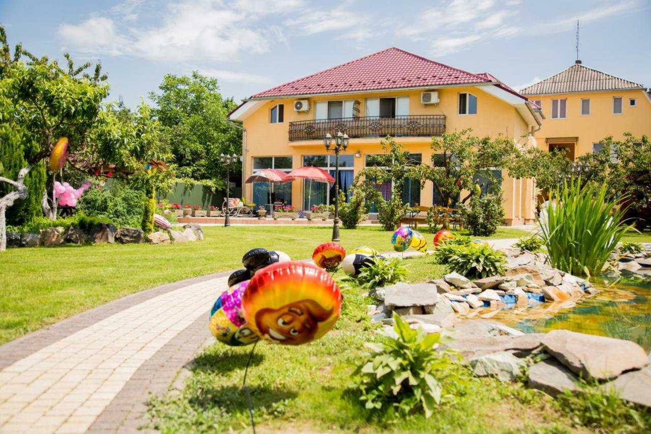 Beauty Complex Hotel Berehove  Bagian luar foto